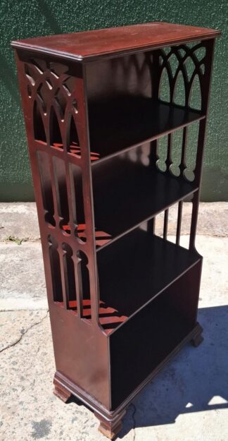 LOT 203 (33168) Est R2000 to R4000 - A Mahogany and Veneer Georgian-style Bookcase of Small Proportions