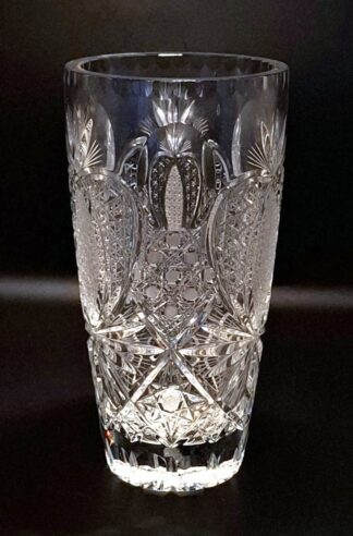 LOT 89 (32963) Est R800 to R1600 - A Lead Crystal Flower Vase