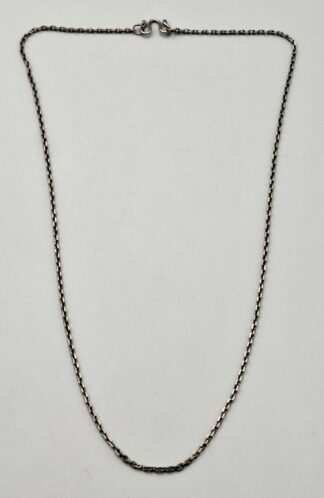 LOT 212 (3295161) Est R50 to R150 - A Ladies Silver Fine-link Neck Chain Choker