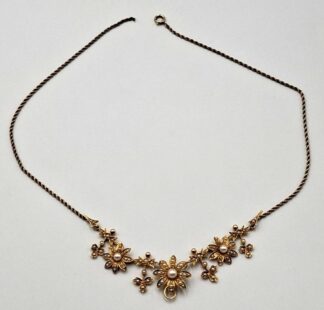 LOT 214 (3295163) Est R5000 to R15000 - A Late Victorian Ladies 14ct Yellow Gold And Seed Pearl Pendant Necklace