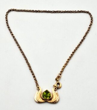LOT 219 (3295168) Est R2500 to R5000 - A Ladies 9ct Yellow Gold Pendant Bracelet