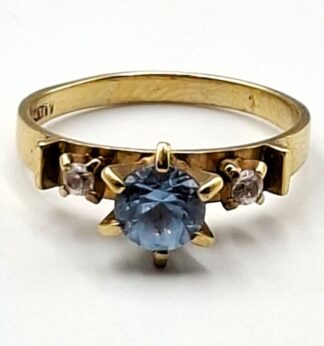 LOT 223 (3295172) Est R2000 to R4000 - A Vintage SA Ladies 9ct Yellow Gold Dress Ring