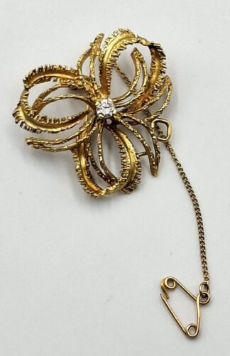 LOT 226 (3295175) Est R500 to R1500 - A Gold-plated Textured and Wrought Floral Brooch/Pendant