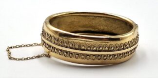 LOT 234 (3295183) Est R25000 to R35000 - A Late 19th Century Dutch Ladies 14ct Yellow Gold Greek Revival Cuff Bangle circa 1870-1890