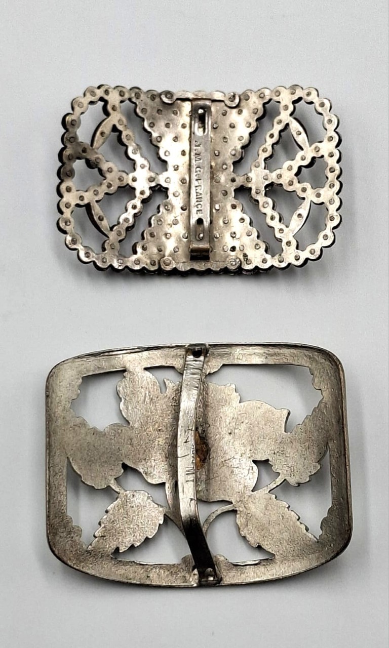 LOT 282 (33128) Est R500 to R1500 – A Pair of French White Metal Flapper Ladies Cut-Steel Sew-on Evening Shoe Buckles circa 1920s-1930s - Image 2