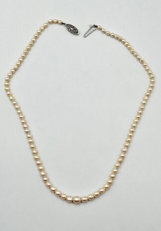 LOT 307 (3298621) Est R500 to R1500 - An English Ladies Graduated Seawater Pearl Necklace circa 1920s