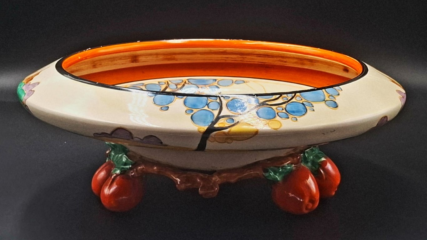 LOT 145 (32974) Est R2000 to R4000 – An Unusual Clarice Cliff Fantasque hand-painted Bizarre Newport Pottery Glazed Earthenware 7 Colour Secrets (Blue) footed Floater/Fruit Bowl circa 1933-1937 - Image 6