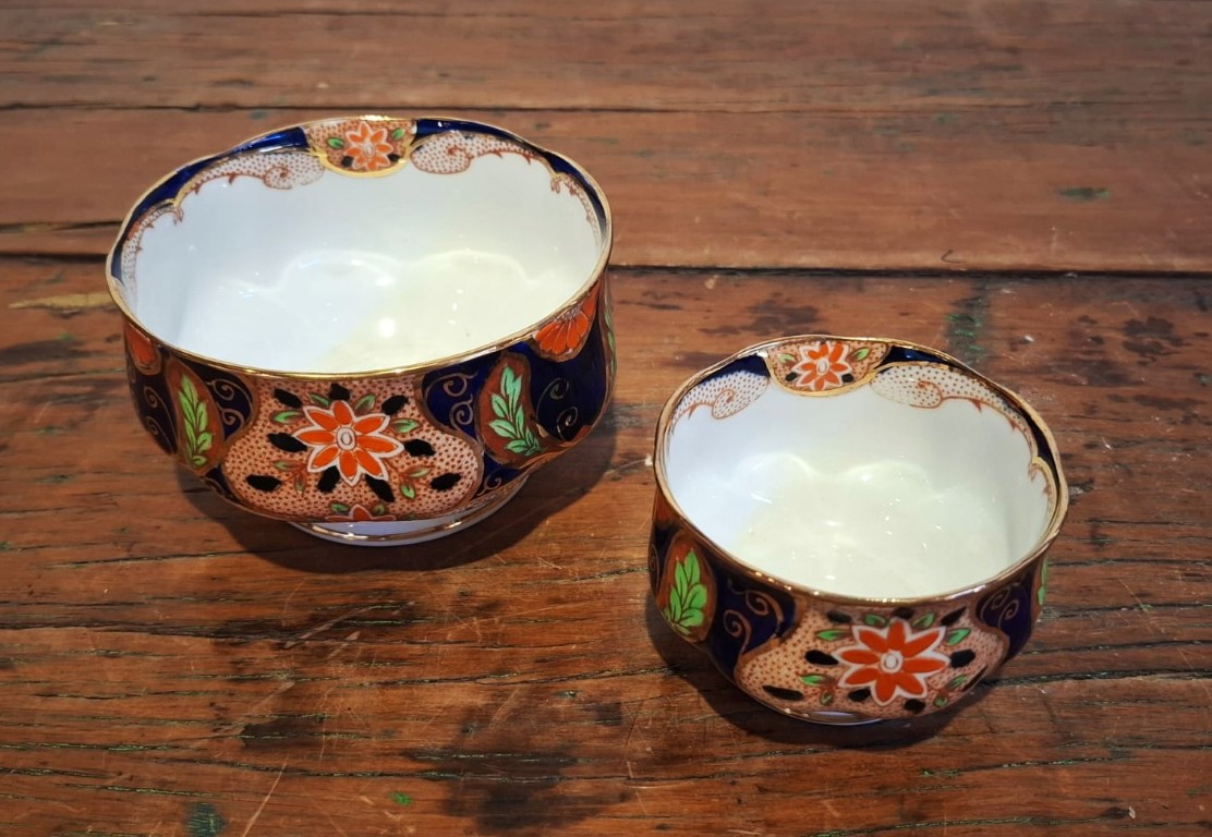LOT 138 (33119) Est R1000 to R3000 – An Early 20th Century English Interwar period Royal Albert Crown China Tea set and Mocha Set - Image 6