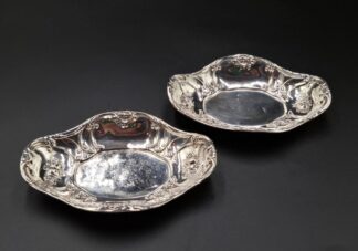 LOT 16 (3295141) Est R1500 to R3000 - A pair of Edward VII Silver Bon-bon Dishes in the Rococo taste