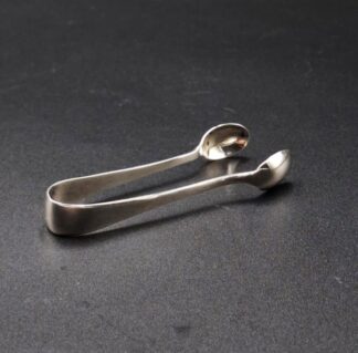 LOT 22 (3295147) Est R200 to R400 - A pair of George V Silver Old English pattern demitasse Sugar Tongs