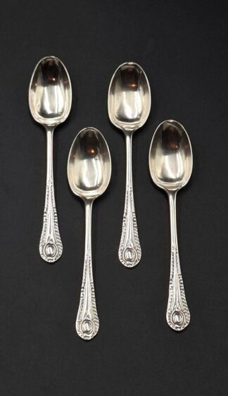 LOT 38 (32974) Est R1500 to R3000 - 4 x George V Silver Rococo-style pattern Teaspoons