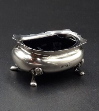 LOT 56 (33163) Est R800 to R1500 - An Edward VII Silver Georgian-style Open Salt