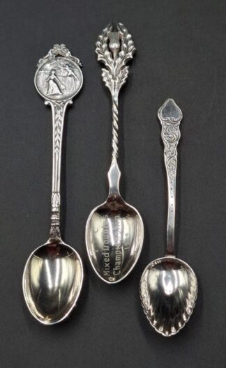 LOT 62 (32974) Est R500 to R1500 - A Silver Tennis Trophy Teaspoon (Figural Relief)
