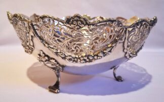 LOT 36 (32974) Est R25000 to R40000 - A Magnificent Edward VII Silver  Footed Rosebowl