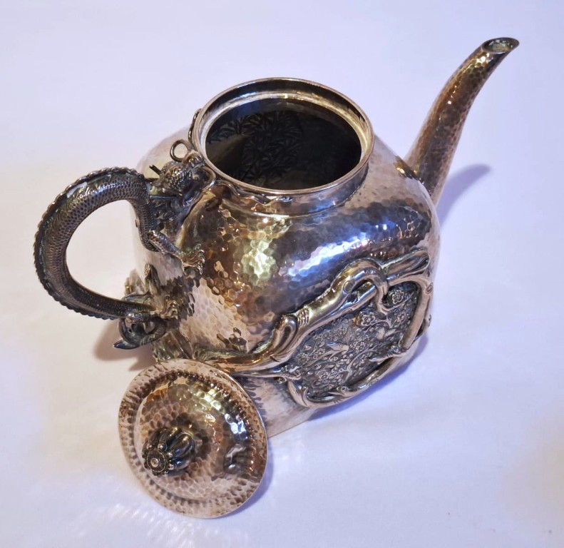 LOT 52 (32974) Est R15000 to R30000 – A Late 19th Century – Early 20th Century Fine Chinese Export Silver Late Qing Dynasty period (1644-1912) Three-piece Dragon Tea Set circa 1900 - Image 5