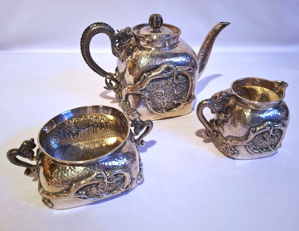 LOT 52 (32974) Est R15000 to R30000 – A Late 19th Century – Early 20th Century Fine Chinese Export Silver Late Qing Dynasty period (1644-1912) Three-piece Dragon Tea Set circa 1900 - Image 6
